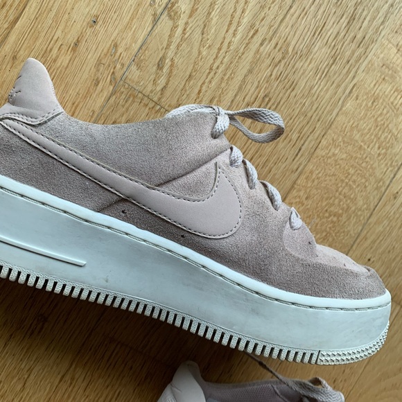 Nike Air Force 1 Sage Low Suede Platform Pink - Picture 5 of 7